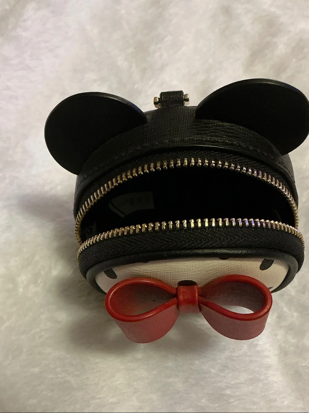 Kate Spade x Disney Novelty Polka Dot Minnie Mouse Coin Purse Key Holder. NWT’s